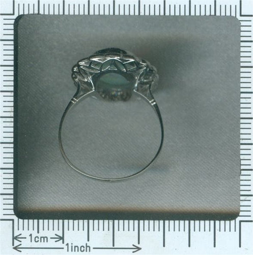 Bague 60 Élégance classique : le charme intemporel d’une bague en opale vintage des années 1950 58 Facettes 17226-0017
