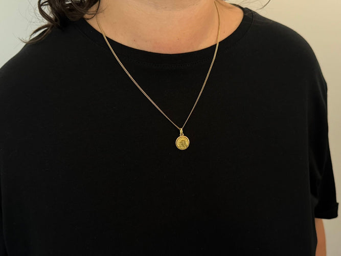 Pendentif Médaille de la vierge en or 58 Facettes
