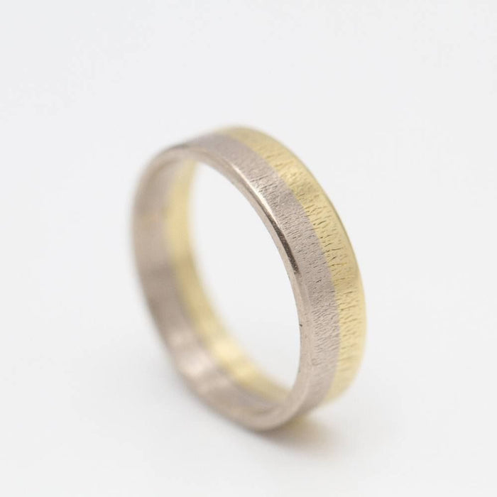 Two-tone gold wedding ring