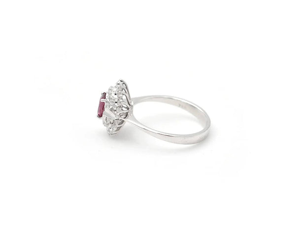 Bague Bague en or blanc avec rubis de Thaïlande de 0,70 ct et diamants 58 Facettes 14196