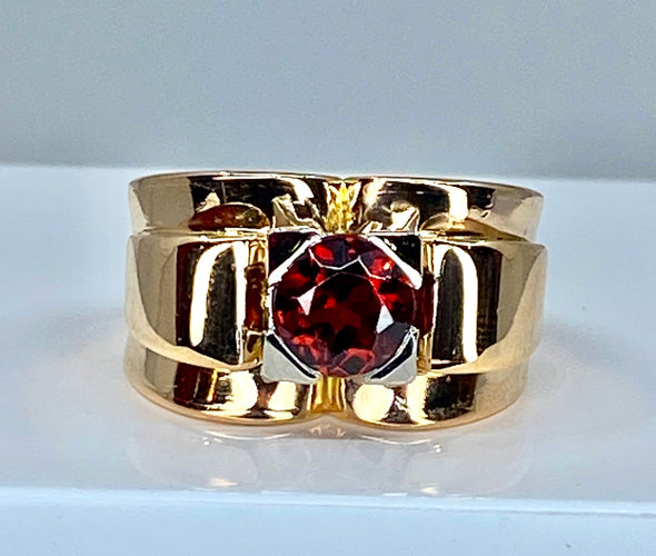 Bague Bague en or jaune 18 carats et platine sertie d’une pierre rouge , vers 1940 58 Facettes AB392