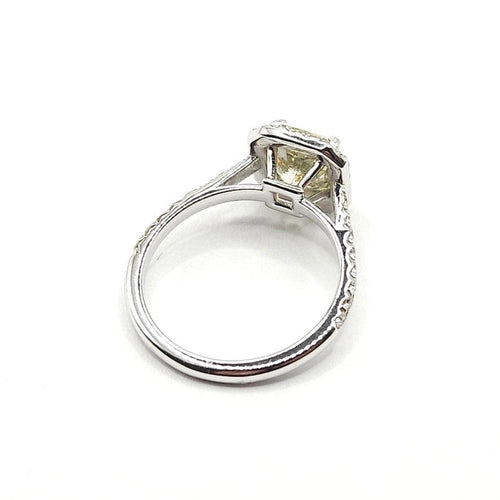 Bague 53 Bague or blanc, diamant vert, entourage diamants taille brillant 58 Facettes