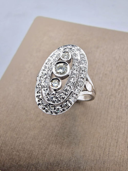 Early 900' Vintage Cluster Ring in 18kt white gold and diamonds 58 Facettes