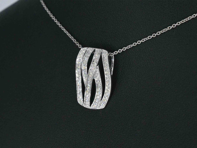 Pendentif Pendentif design en or blanc avec diamants taille brillant 58 Facettes 2242
