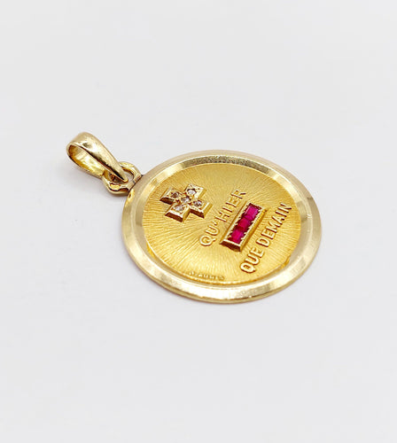 AUGIS - Rakkausmitali-riipus 23 mm keltakultaa ja rubiini "+ EILISTÄ ENEMMÄN - HUOMISTA VÄHEMMÄN" 