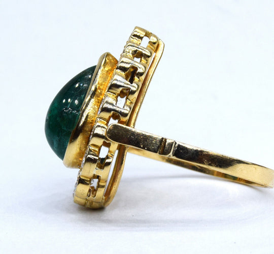 Bague Bague en or jaune avec émeraude 58 Facettes