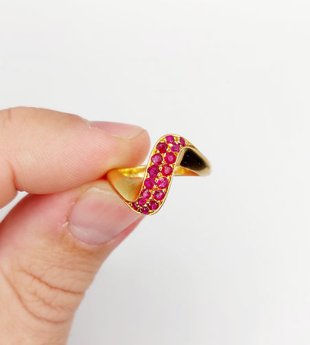 Bague 49 Bague jonc vintage or pavé de rubis et monture à enroulement 58 Facettes A04058