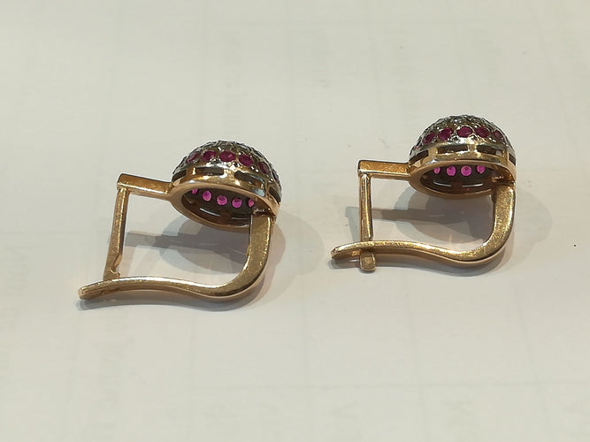 Boucles d'oreilles Paire de Boucles d Oreille Dormeuses Or Rose Rubis de Synthèse 58 Facettes