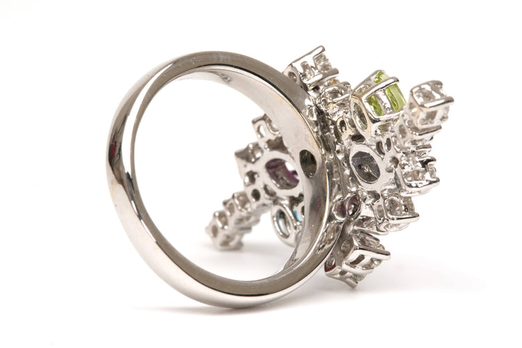 Bague 57 Bague contemporaine en or blanc, pierres multiples, diamants 58 Facettes B457