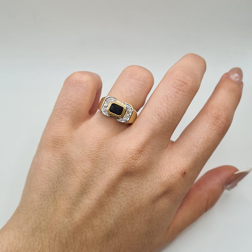 Bague 52 Bague tank or jaune sertie d'un saphir et diamants 58 Facettes