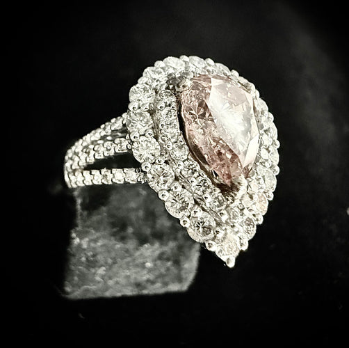 Bague 54 Bague or blanc sertie d'un diamant rose poire de 1,65 carat 58 Facettes
