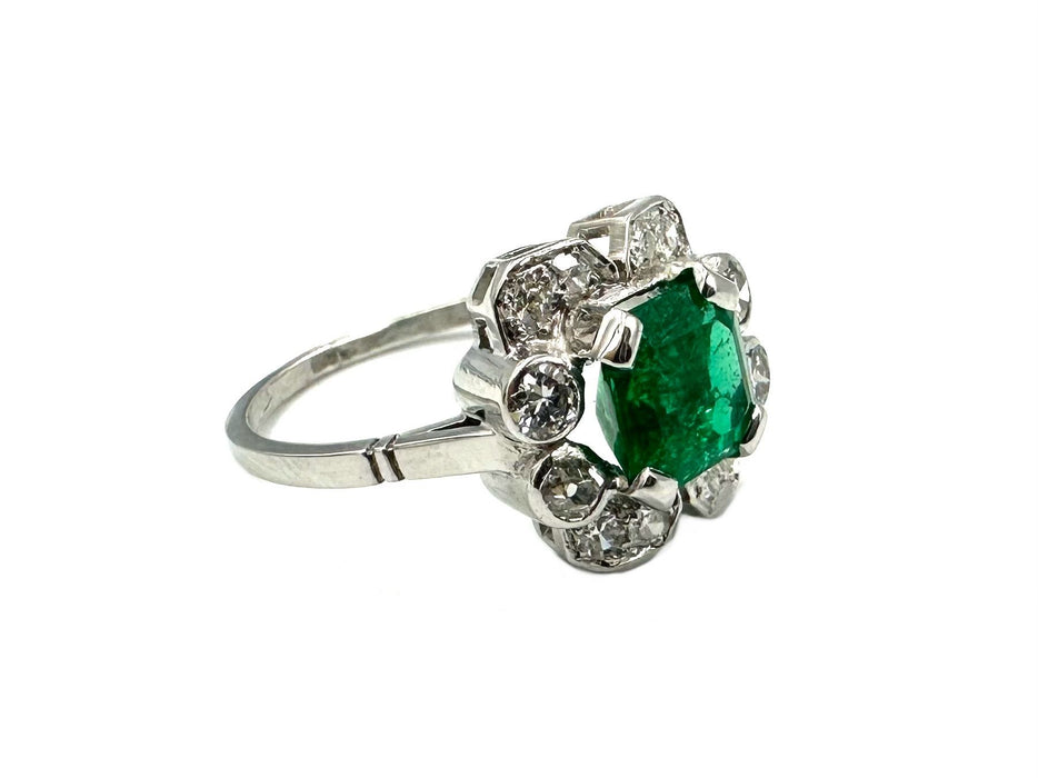 Art-Deco ring, white gold and platinum, emerald and diamonds