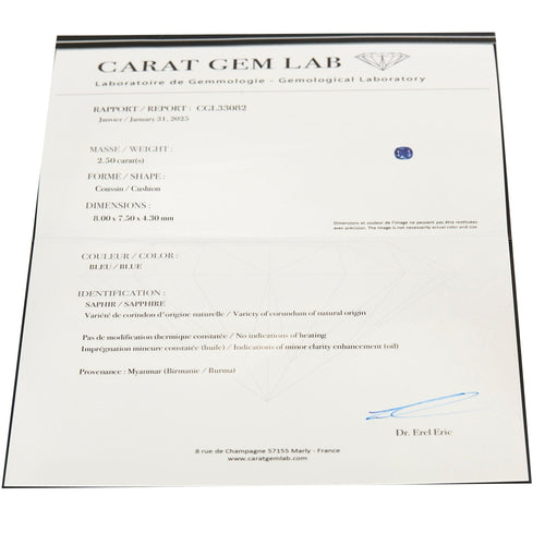 White gold, sapphire and diamond ring