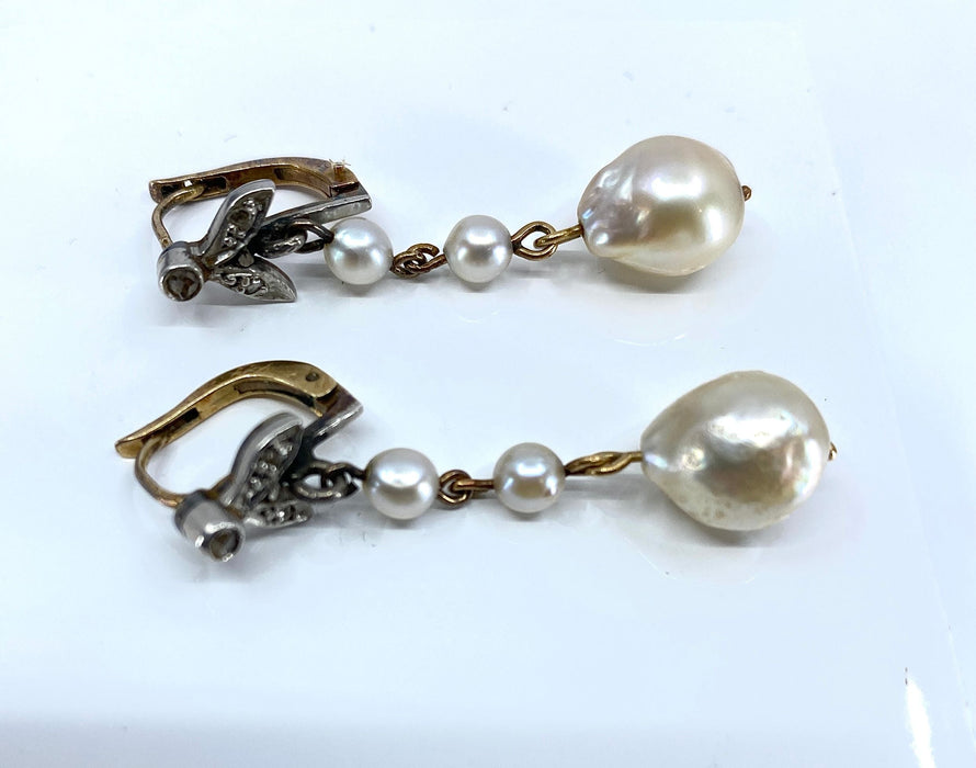 Goldene Perlen- und Diamantohrringe um 1900