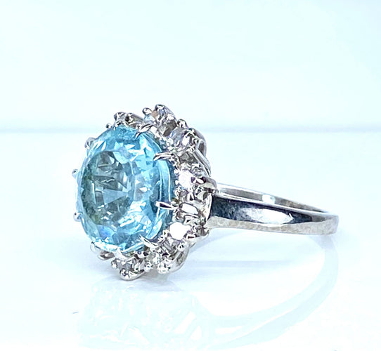 Bague 49 Bague en or blanc 18 carats, aigue marine et diamants 58 Facettes AB495