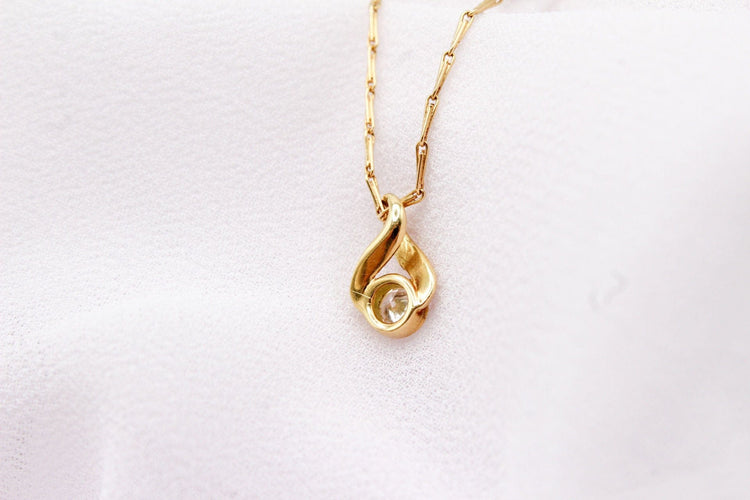 Pendentif Pendentif boucle or jaune diamant 58 Facettes 250437