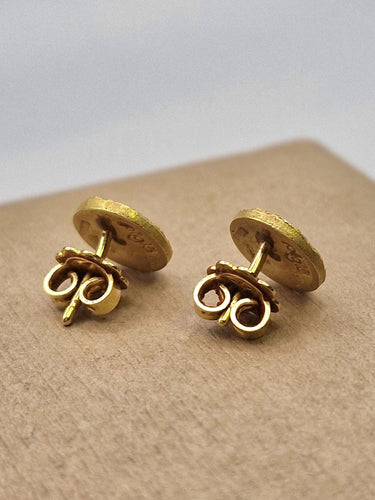 Boucles d'oreilles Boucles d'oreilles en or jaune satiné avec diamants centraux 58 Facettes