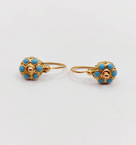 Boucles d'oreilles Boucles d’oreilles dormeuses fleur émail bleu en or 18k 58 Facettes A06471