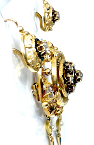 Boucles d'oreilles Parure : broche et boucles d’oreilles Email Diamants Perles 58 Facettes AB186