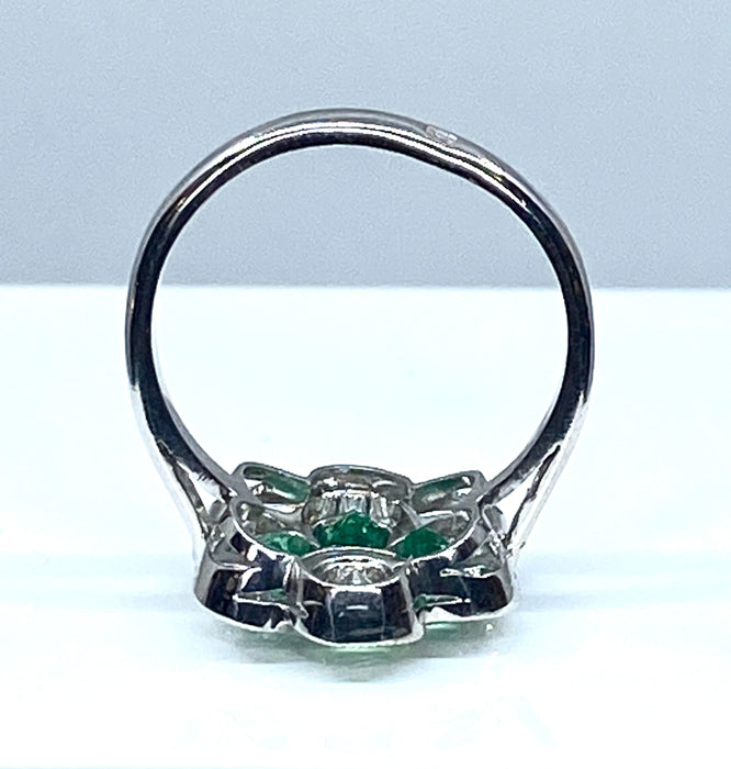 White gold, emerald and diamond ring