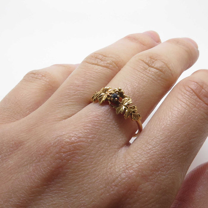 Vintage ring, in roze goud en saffier