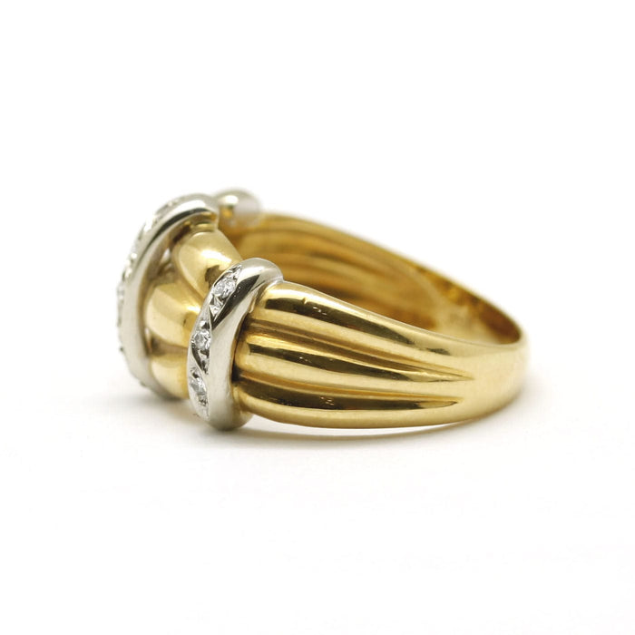 Ring aus Gelbgold und weißem Diamant