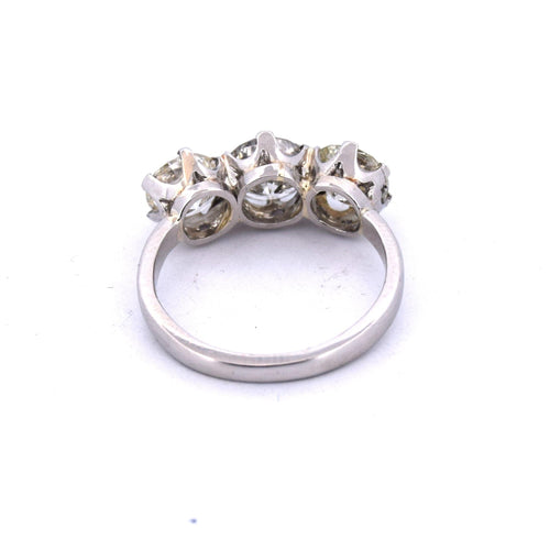 Bague 55 BAGUE ANTIQUE EN PLATINE AVEC DIAMANTS 58 Facettes