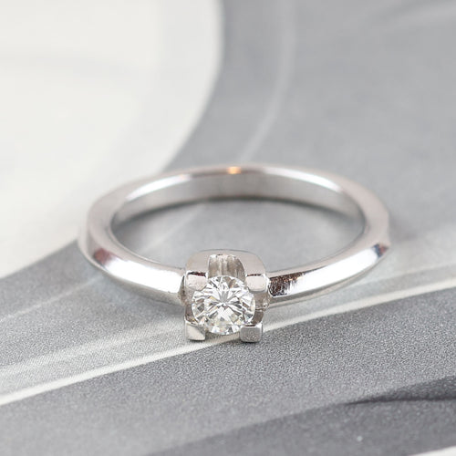 Prsten Soliter od belog zlata 18k i dijamanta 0,25 ct 