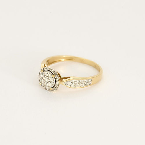 Anello in oro giallo e oro bianco con motivo floreale, diamanti 