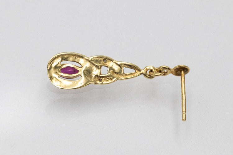 Boucles d'oreilles Boucles d'oreilles vintage en or avec rubis et diamants. 58 Facettes 11257