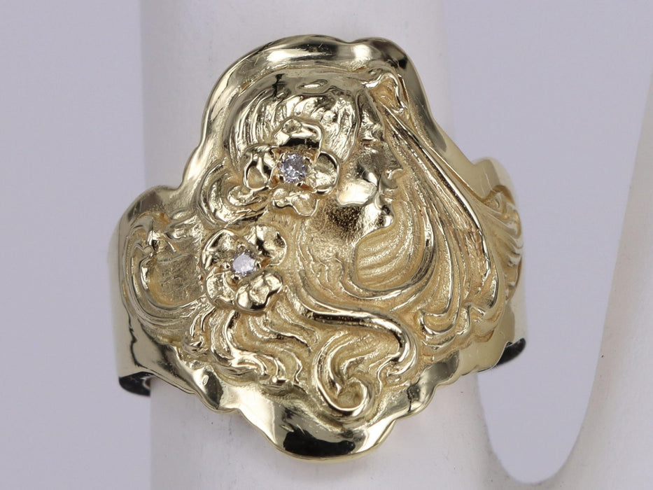 Hand carved Diamond yellow gold ring