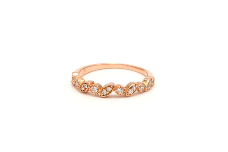 Bague 49 Alliance demi-américaine contemporaine en or rose sertie de diamants 58 Facettes 22363