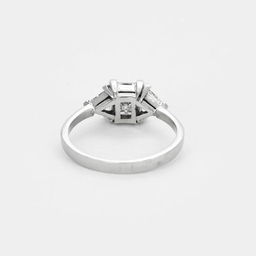 Bague 52 Bague platine et diamants 58 Facettes LJ16