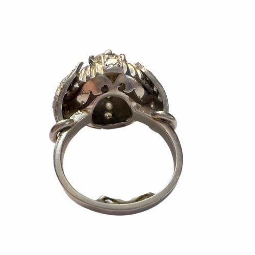 Bague Bague au design rétro en or blanc avec diamants 58 Facettes CH56