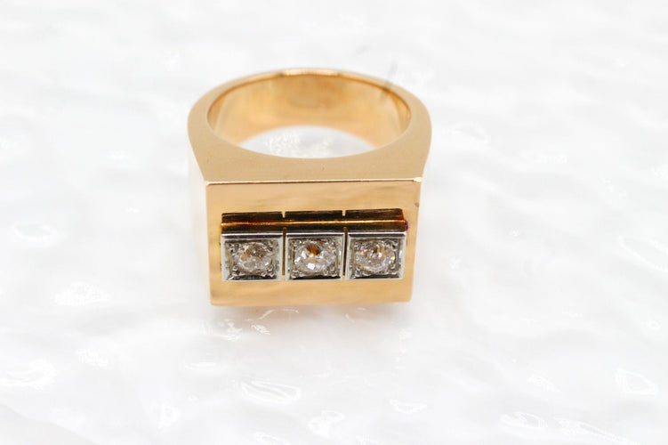 Bague Chevalière or jaune et diamant - c 1920 58 Facettes 250301