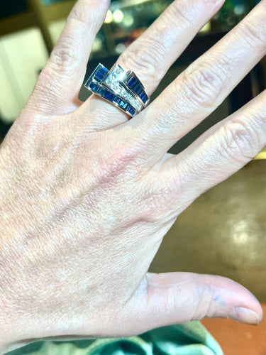 Bague 55 Bague or gris saphirs calibrés, pavage de diamants 58 Facettes 7837 A