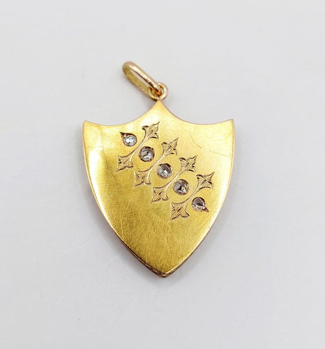 Pendentif Pendentif écusson antique or jaune finement ciselé et diamants 58 Facettes A05607
