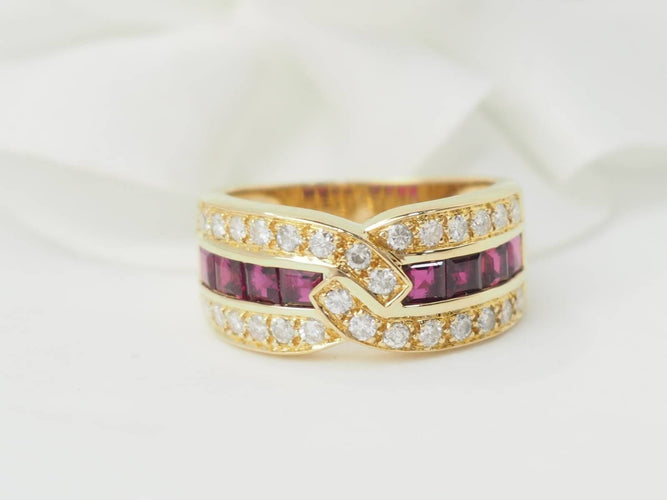 Bague 53 Bague en or jaune, diamants et rubis 58 Facettes 33456