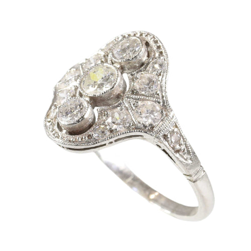 Bague 55 Géométrie en lumière : une bague Art déco en platine et diamant des années 1920 58 Facettes 25282-0064