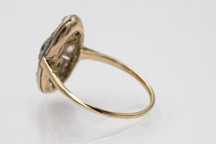 Bague Bague Art Déco en or jaune et platine avec rubis, années 1920 58 Facettes 9573