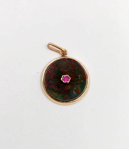 Pendentif Pendentif or jaune, plaque de verre ornée d'un rubis (circa 1900) 58 Facettes A06166