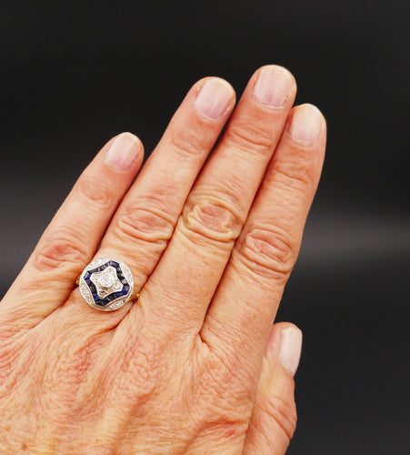 Bague 53 Bague Art Déco en or jaune/blanc, diamants et saphirs calibrés. 58 Facettes C54-02