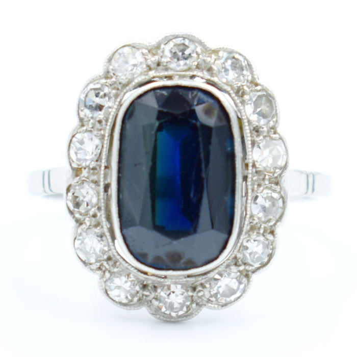 Pompadour ring in platinum sapphire and diamonds