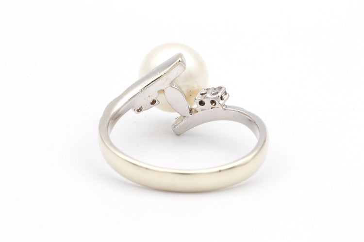 Bague 52 Bague Années 70 en or jaune sertie d'une perle et de diamants 58 Facettes 19113