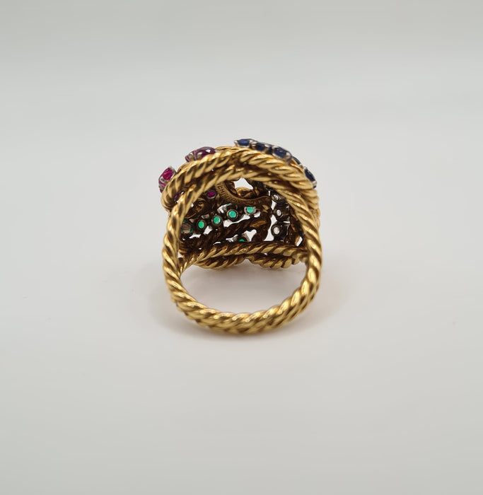 Boucheron - Anillo de diamantes, zafiros, esmeraldas y rubíes, oro amarillo.