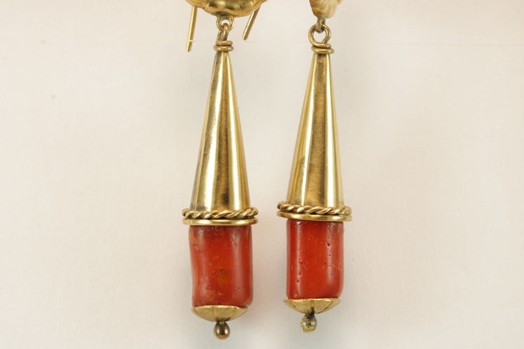 Boucles d'oreilles Boucles d'oreilles antiques en or jaune corail 58 Facettes 7652