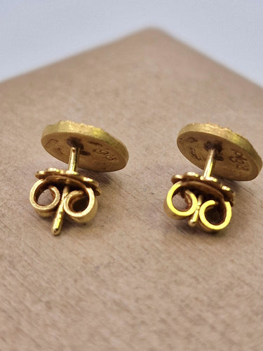 Boucles d'oreilles Boucles d'oreilles en or jaune satiné avec diamants centraux 58 Facettes