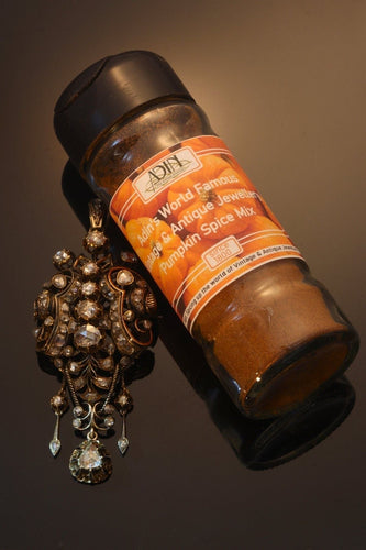 Broche Échos de la grandeur géorgienne : broche émaillée avec 61 diamants 58 Facettes 21077-0159