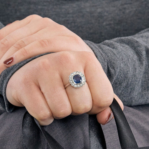 White gold, sapphire and diamond ring