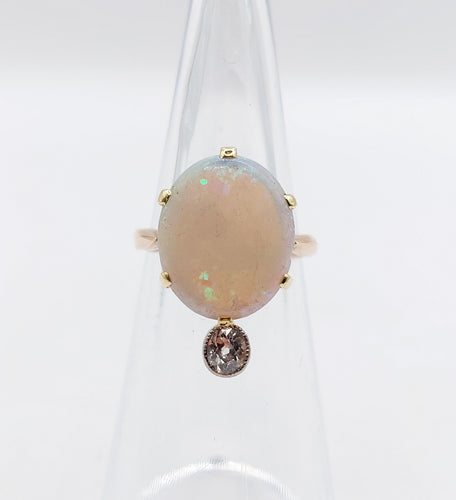 Inel vechi ducesă din aur roz, opal cabochon și diamant tăiat vechi 